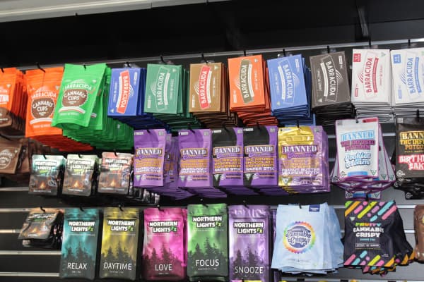 Border Buds in-store image 5